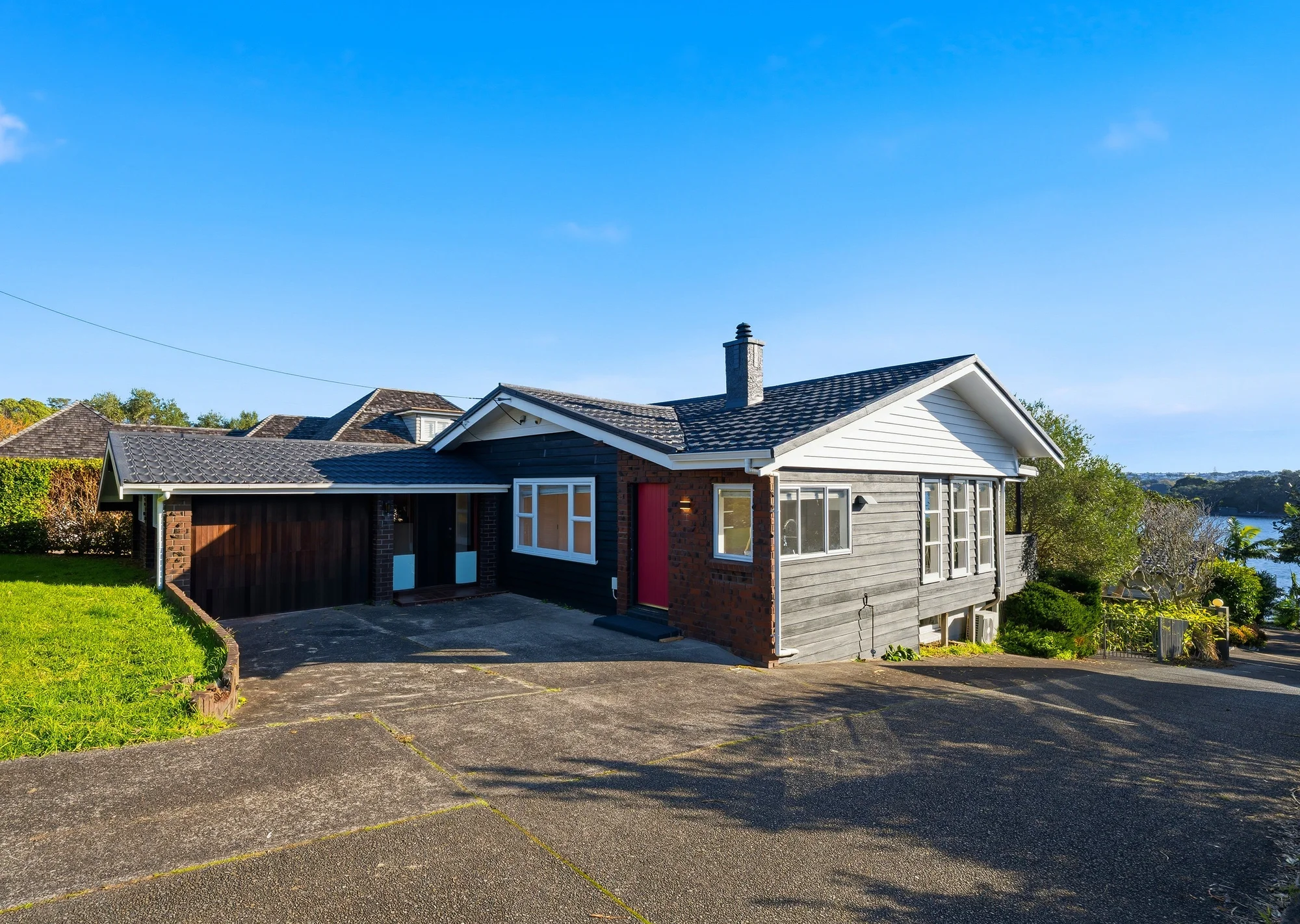 Takapuna 4침실 A Rare Blue-Chip Opportunity Between Lake & Sea