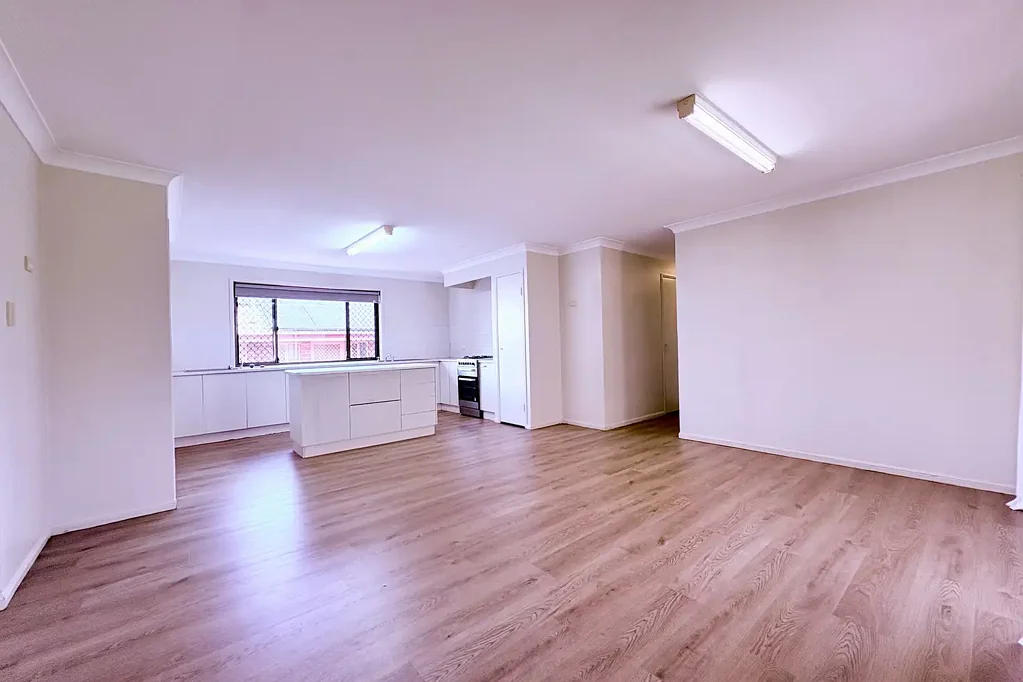 Spacious & Comfortable Brick Home – Perfect for Families or Entertainers