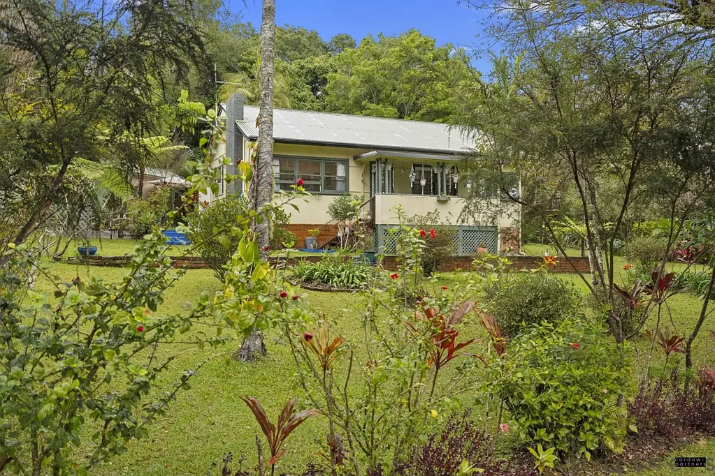 Urunga 3 Bedroom Charming Cottage set on a Rare Double Block