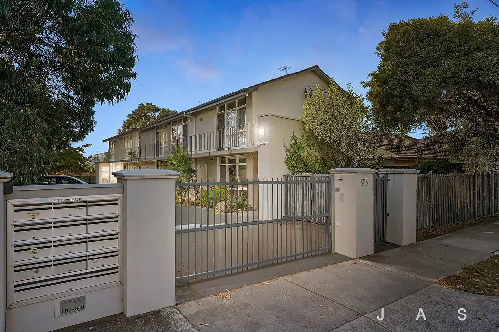 Light-Filled 1-Bedroom Gem