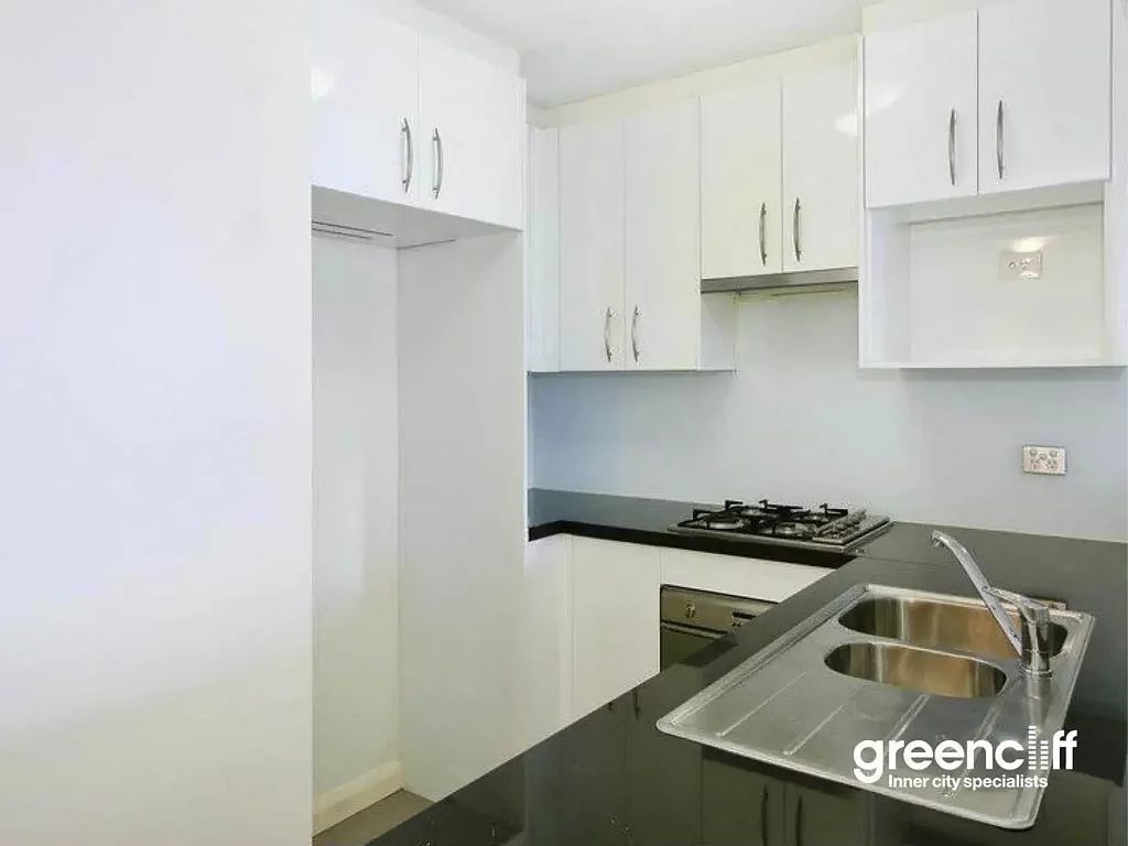 Two-Bedroom Apartment with City Views | World Tower