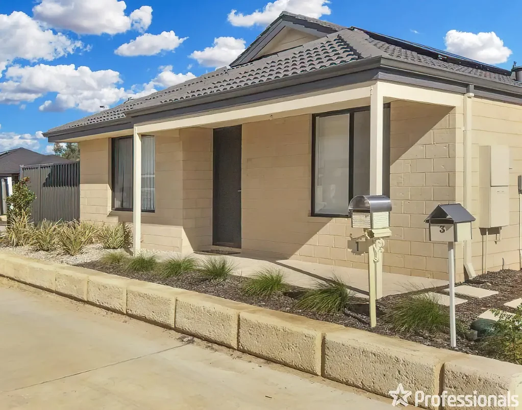 Modern 3x2 Home in Prime Aveley Location