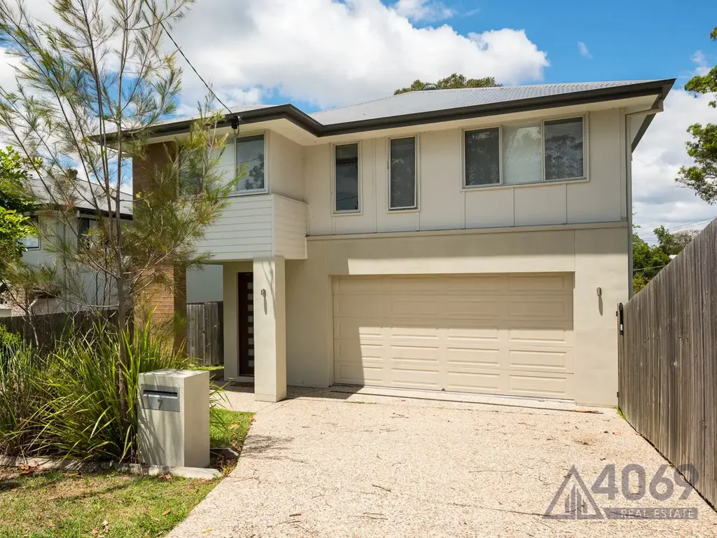 7 Edson Street, Kenmore, QLD 4069