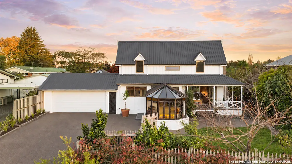 Queenwood 4બેડરૂમ Poolside Family Living | Hukanui School Zone