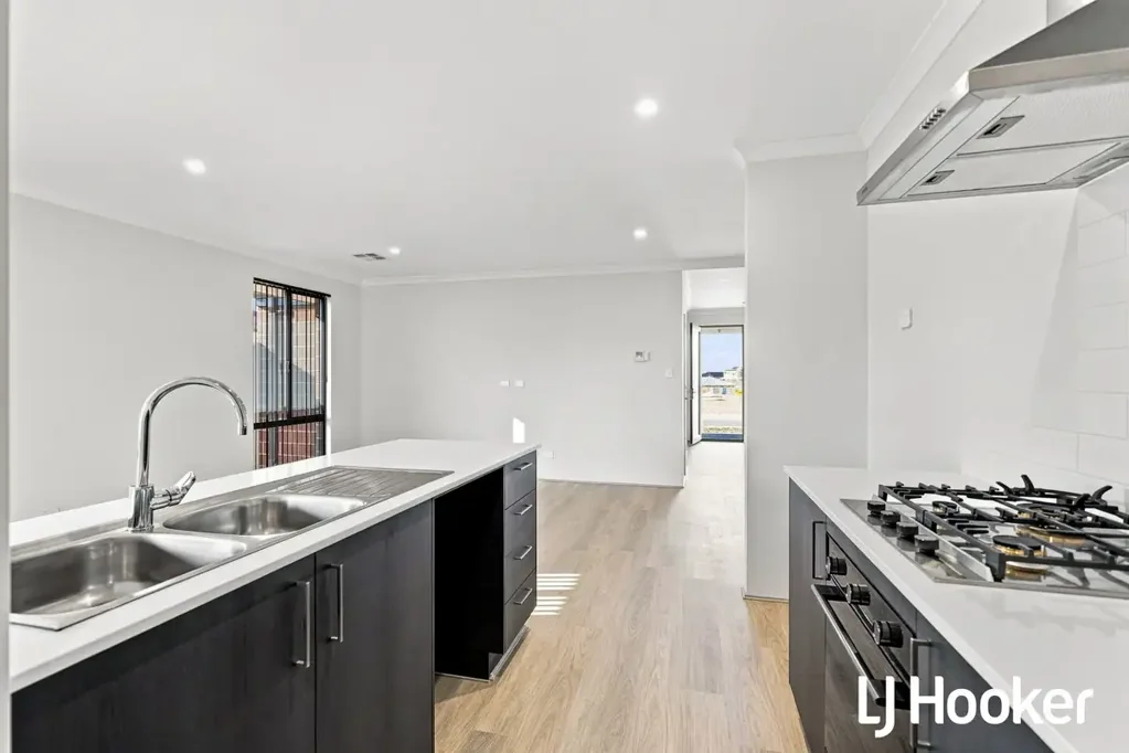 Brand New 4 Bedroom Home in Eglinton