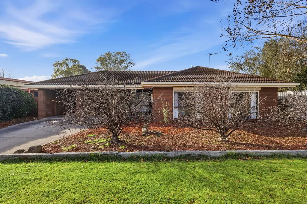 Comfortable Family Living in a Peaceful Wetlands Location
