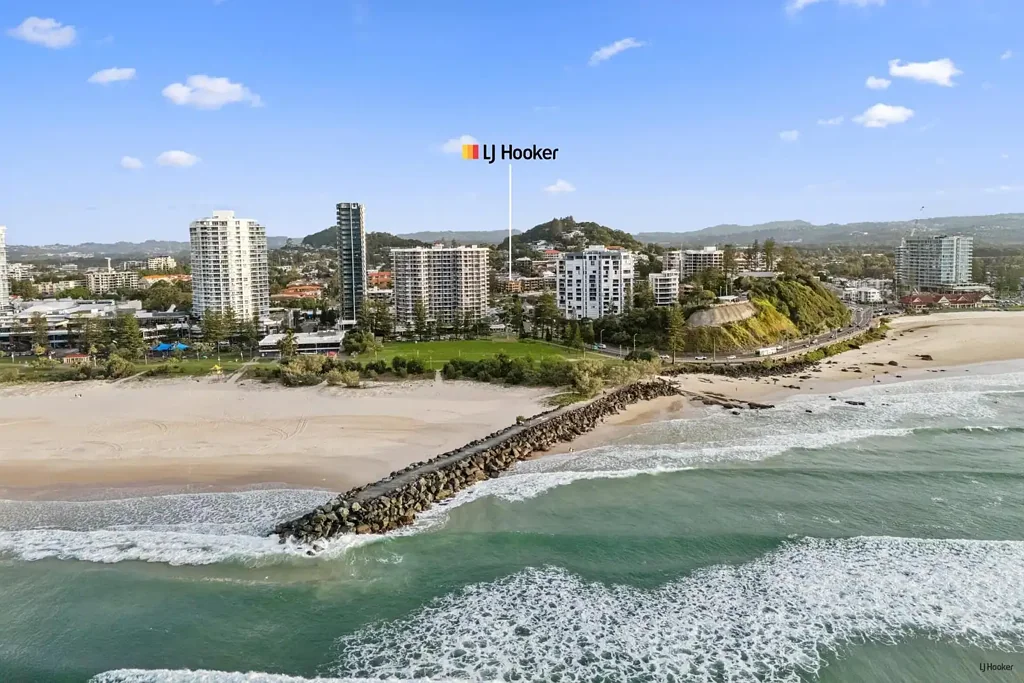 Coolangatta 3Kwarto Coastal Penthouse Living with Exclusive Rooftop Terrace!