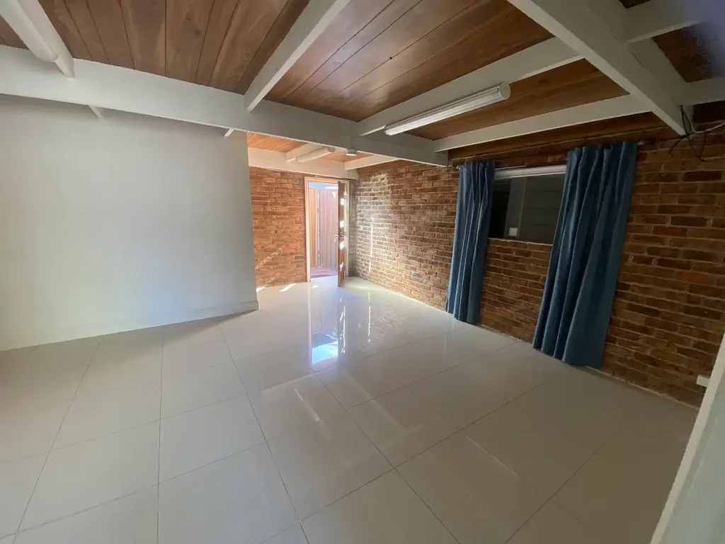 Modern Fully Tiled Granny House on a Highly Desired Street