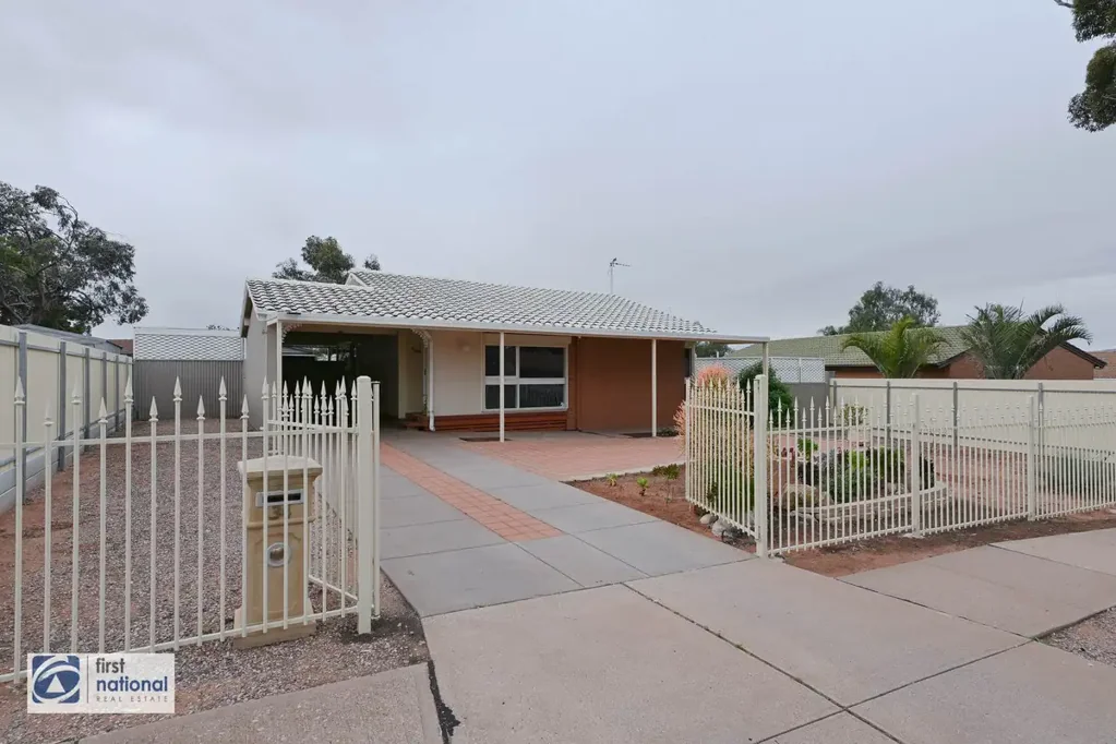 Port Augusta West 3Moenga Beautifully Presented Home with Fabulous Outdoor Living