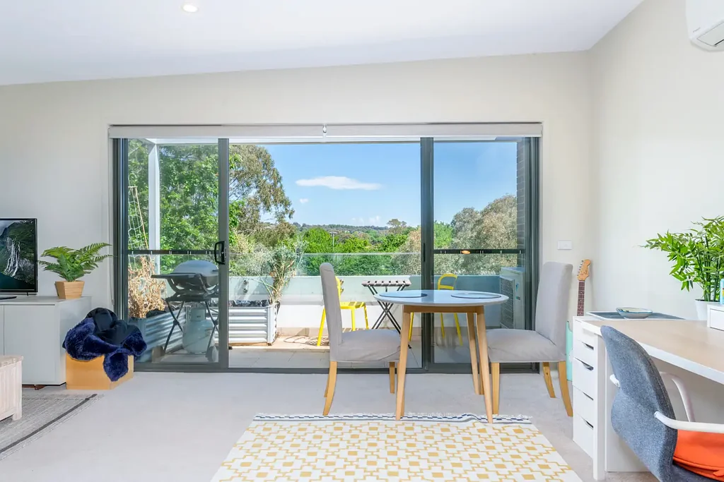 Light-Filled Fully Furnished One Bedroom Apartment