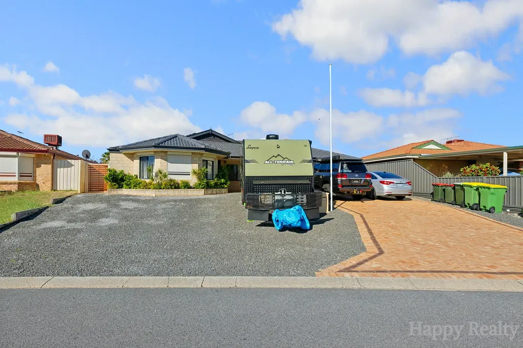 Warnbro 4房  Spacious Family Home with Pool, Sheds, and Outdoor Entertaining
