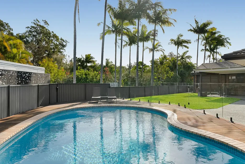 Robina 5房  EXCEPTIONAL VALUE WITH GENUINE DUAL LIVING