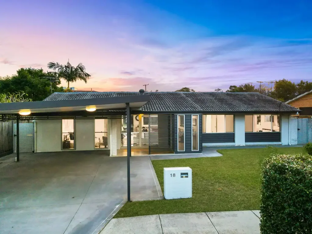 18 Bedser Street, Macgregor, QLD 4109