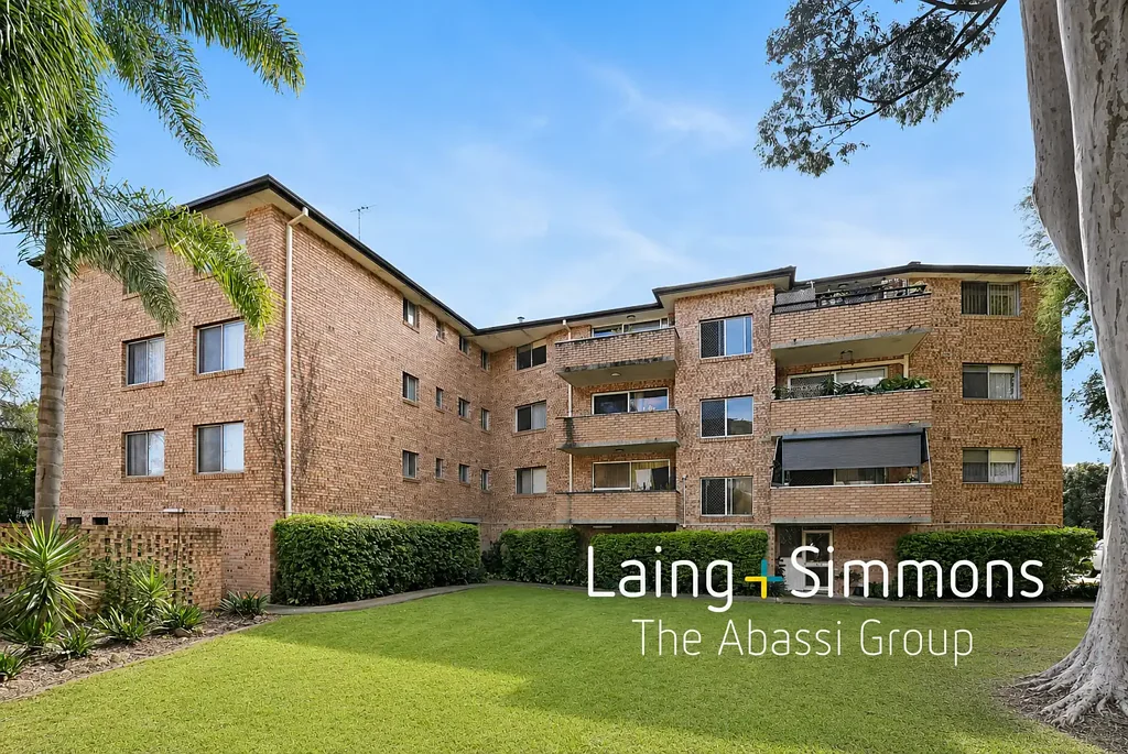 CBD Convenience Meets Comfortable Living in Prime Penrith Location!