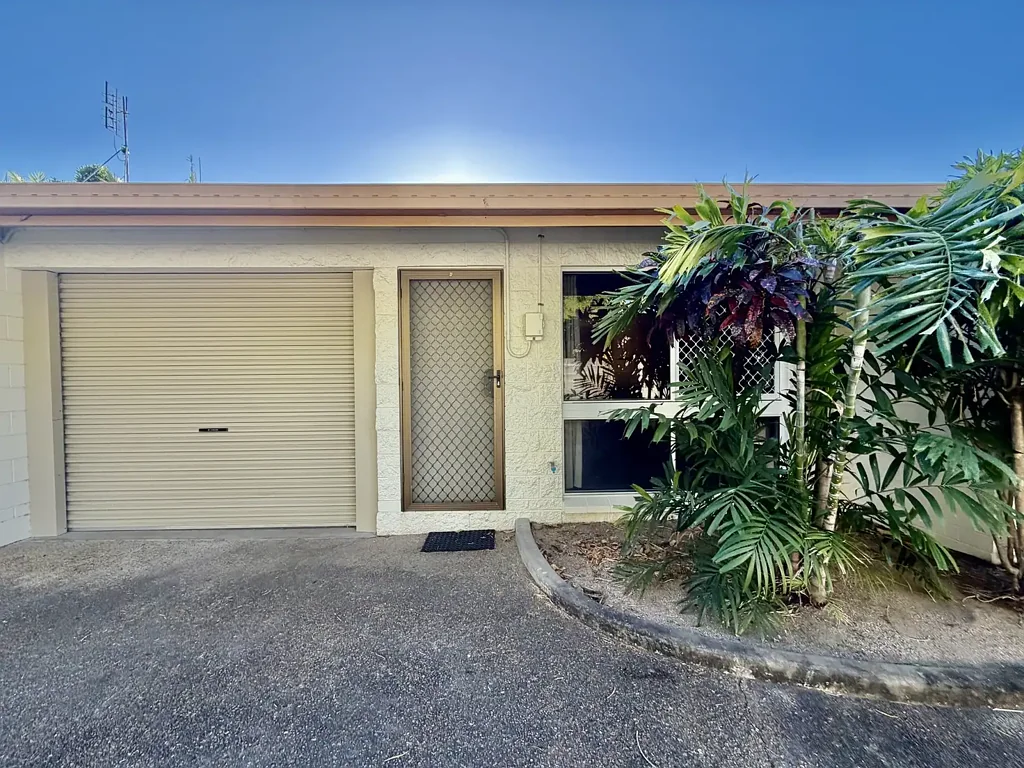 2 BEDROOM UNIT IN HERMIT PARK + QUIET COMPLEX + REGULAR YARD MAINTENANCE!