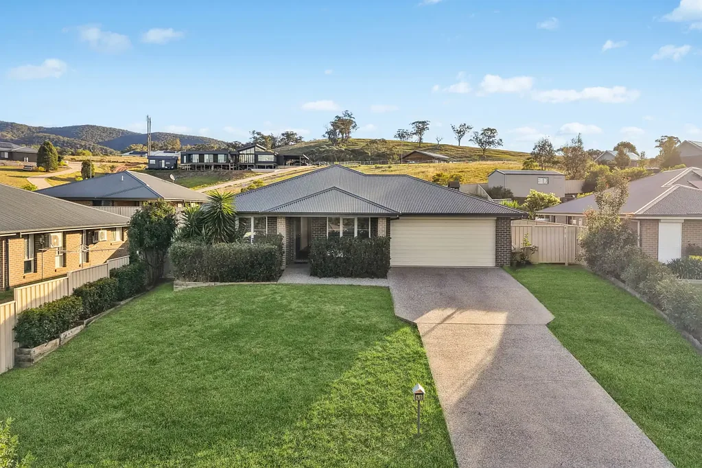 Mudgee 4房  Elevated Living with Scenic Outlooks