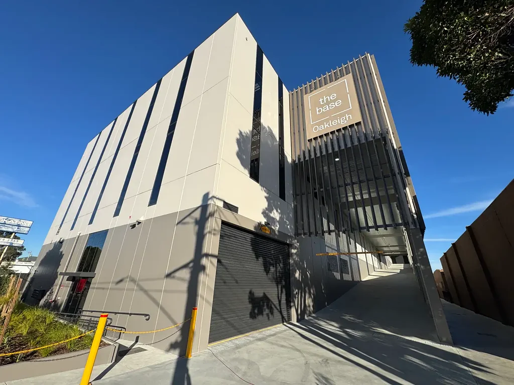 Affordable Warehouse in Prime Oakleigh South Location