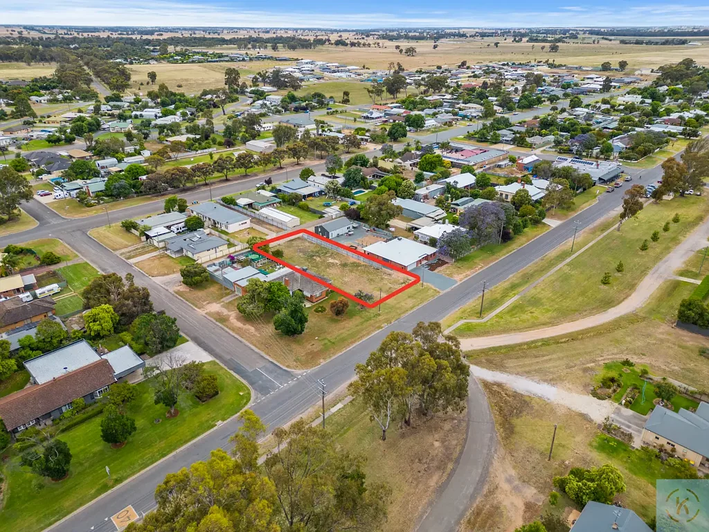 Tocumwal  Walk To Golf, Shops & The Murray River !