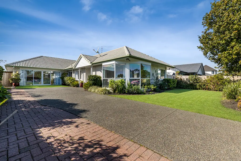 61 Frank Nobilo Drive, Golflands, Manukau City, Auckland
