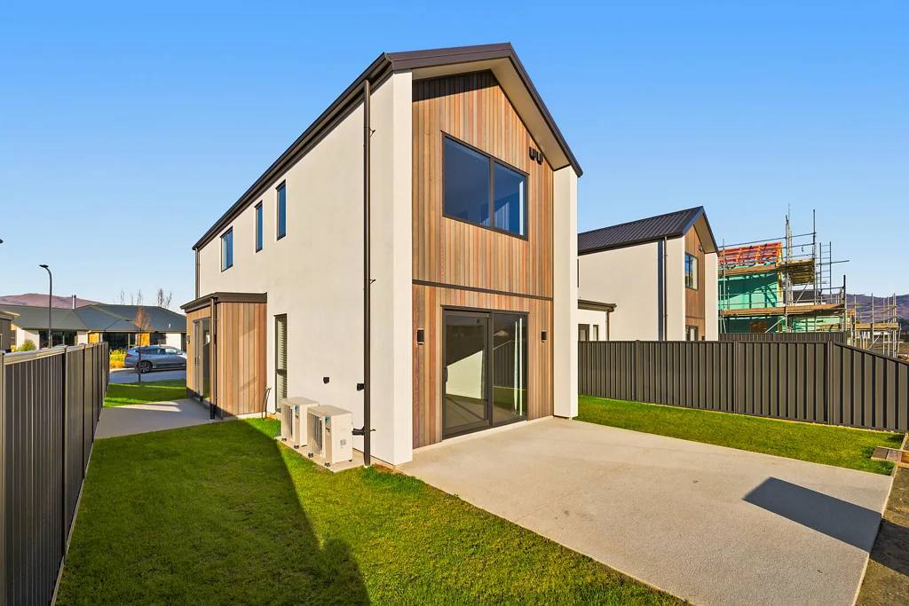 Cromwell 3 Bedroom The New Neutral: Moody Design Done Right