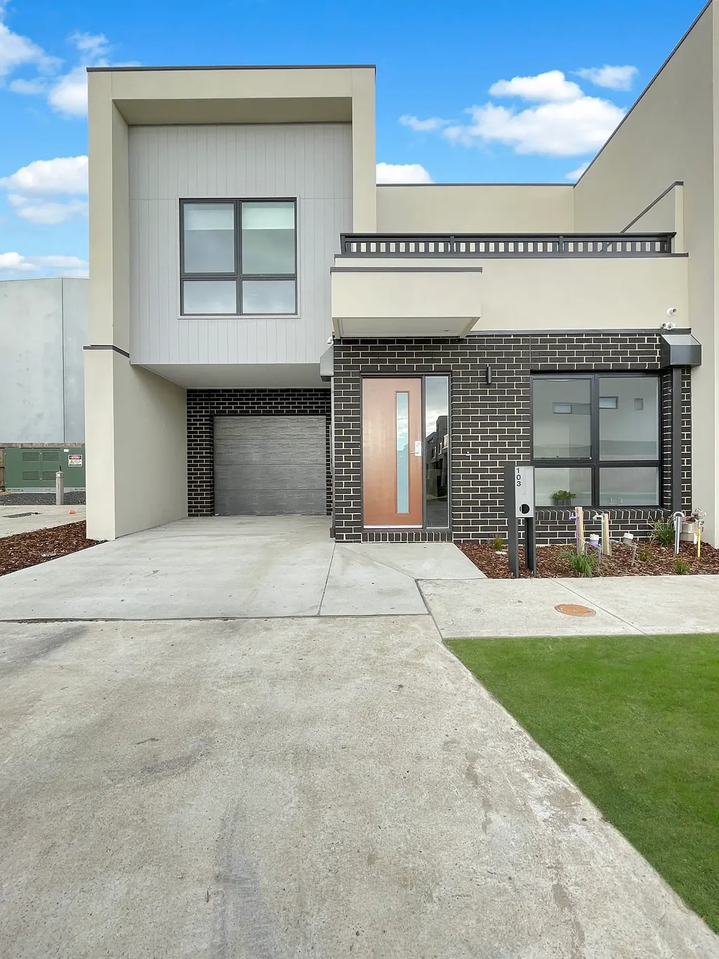 Contemporary Townhouse Living in the Heart of Cranbourne West