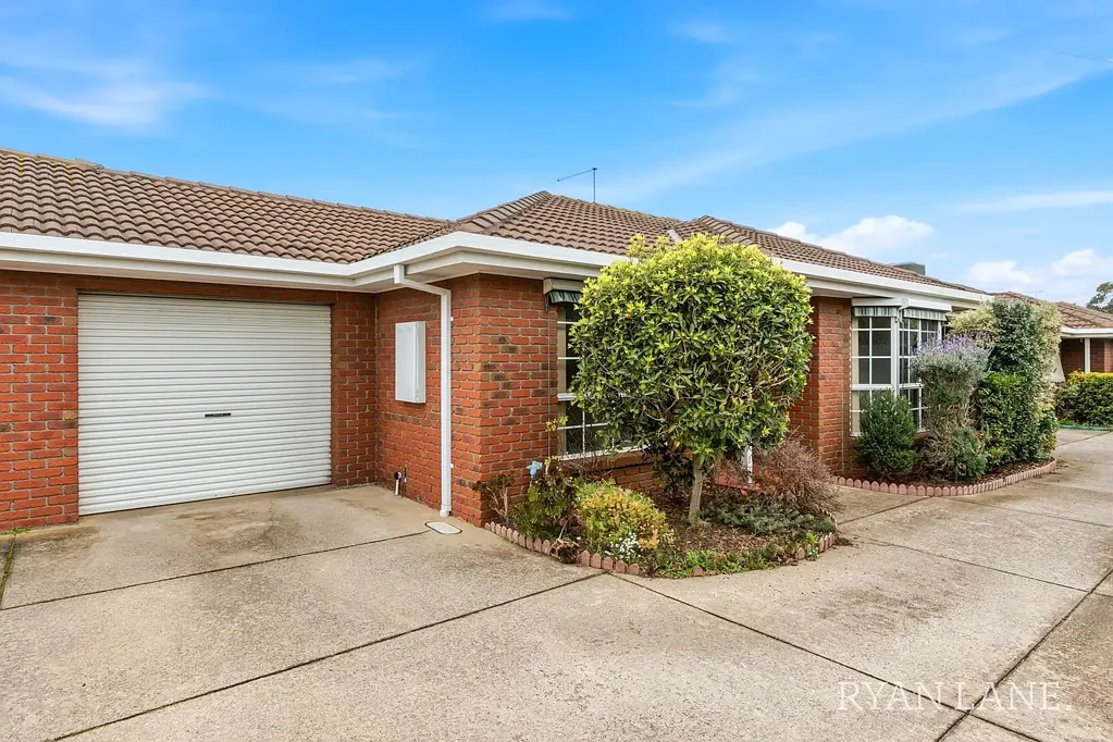 Altona 2 Bedroom Low maintenance, High Convenience,
