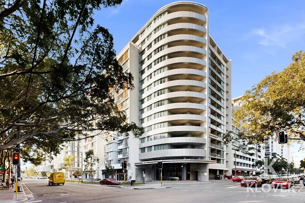 Mascot 2침실 Unbeatable Mascot Lifestyle: Spacious 2-Bed + Study with Double Parking
