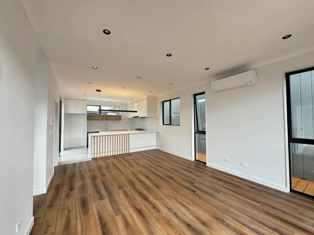 New Lynn 4Habitaciones Standalone, Freehold with Top location!