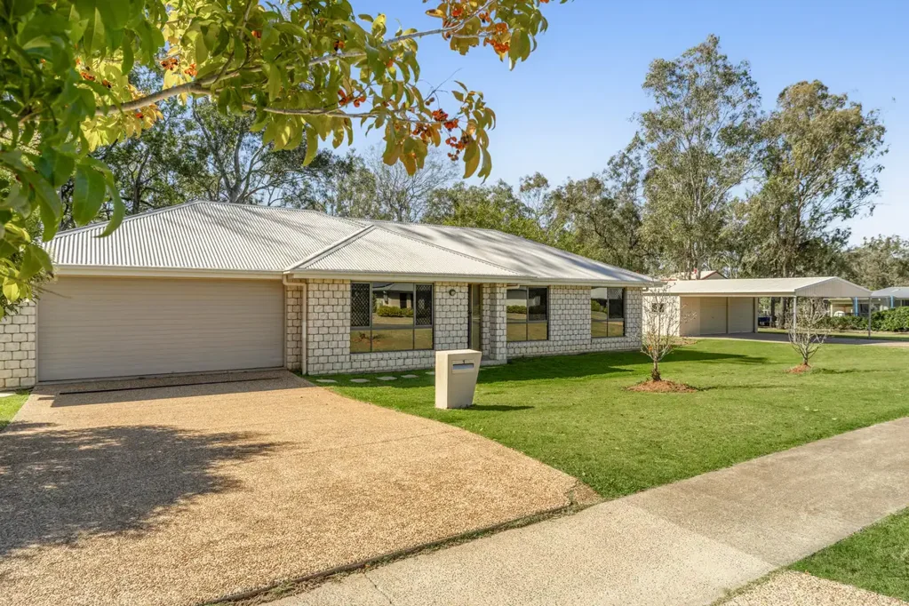 Withcott 4ห้องนอน Modern Family Home on Tranquil Acreage