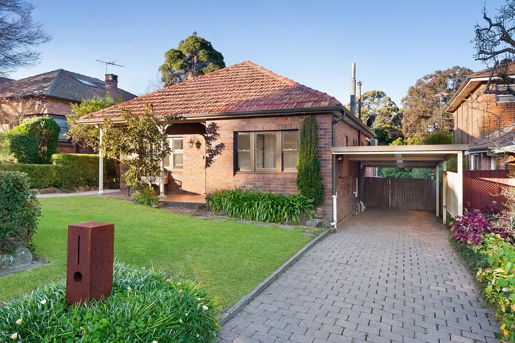 Denistone West 5房 两套住宅，一个机会 Two Homes, One Opportunity