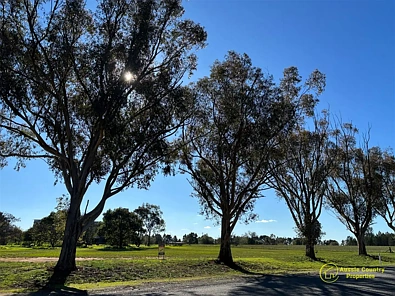 Oaklands  Outstanding Development Opportunity - Four Titles on 5,514m