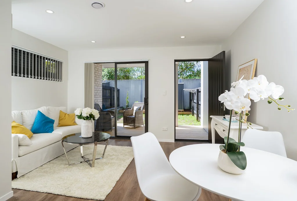 MANGERE BRIDGE, 3 BEDROOMS