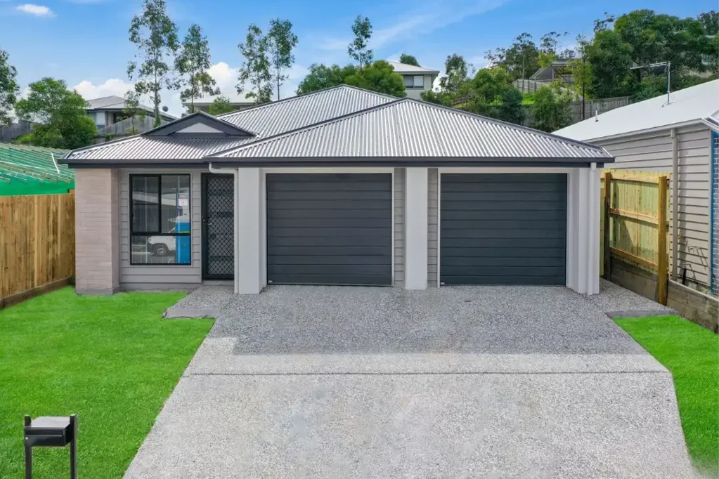 Waterford 5 Bedroom Investor's Dream - Dual Income on One Title