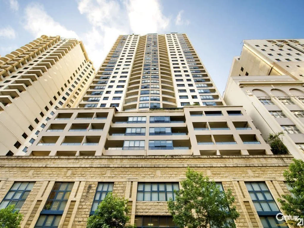 Large 2 beds, 2 baths  & 1 car space. Sydney CBD location, footsteps away from TownHall Station, QVB, Shops, Darling Harbour