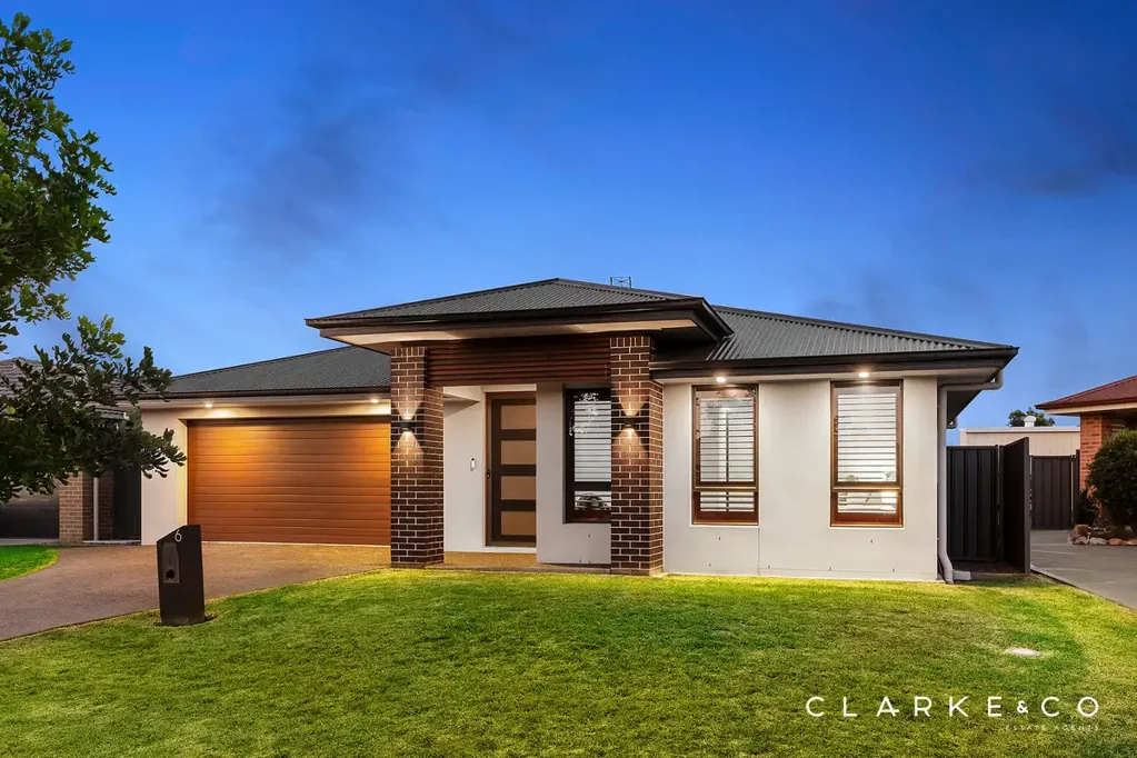 Cliftleigh 4 Slaapkamer A CONTEMPORARY HOME BUILT FOR COMFORT AND CONVENIENCE!