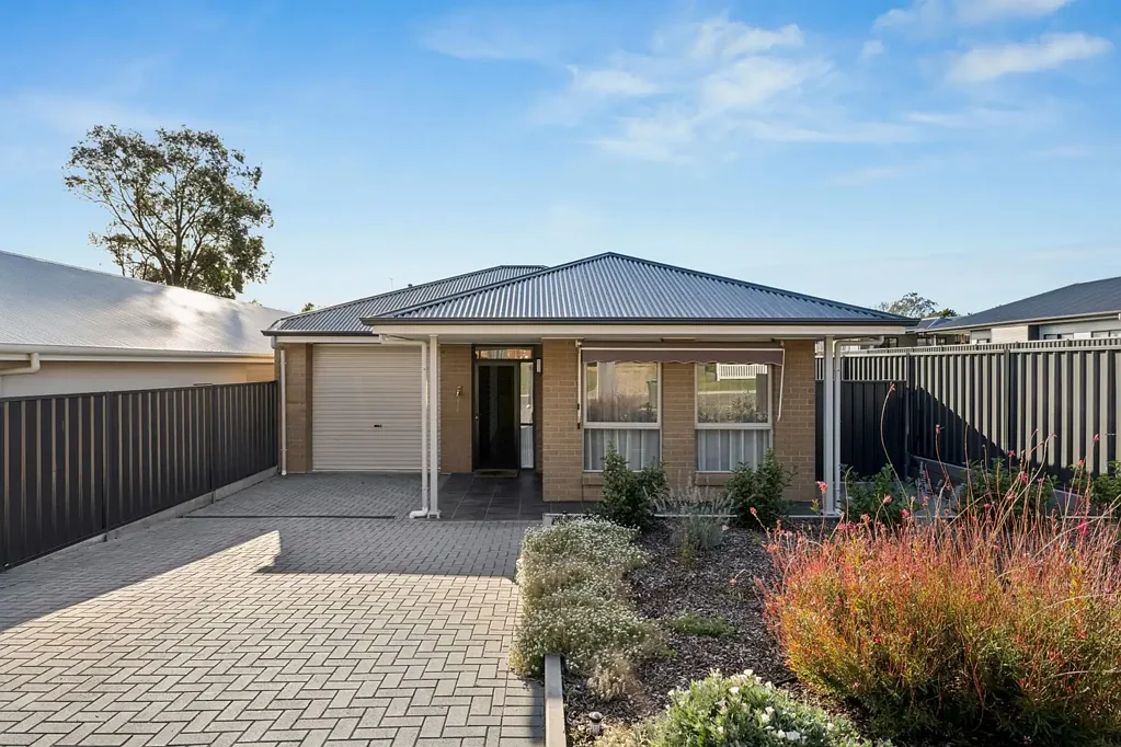 Woodside 3ห้องนอน Contemporary Efficiency on Woodside's Pretty Rural Fringe