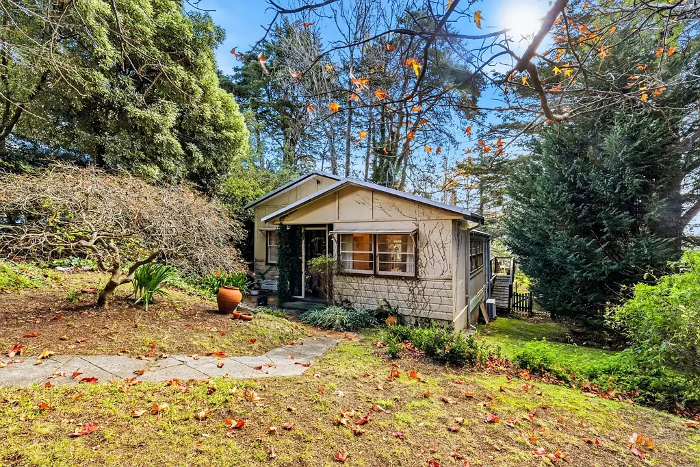 Leura 2कमरा Rare Leura Offering on Over a Quarter Acre