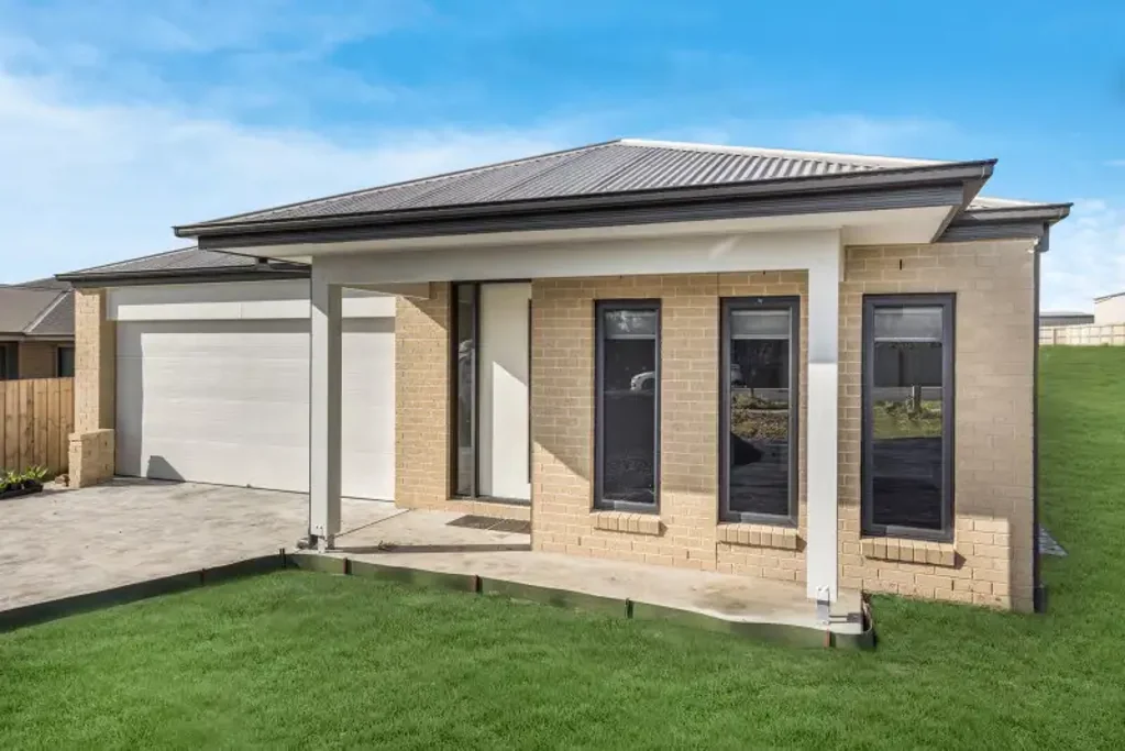 Modern, Feature-Packed Home!