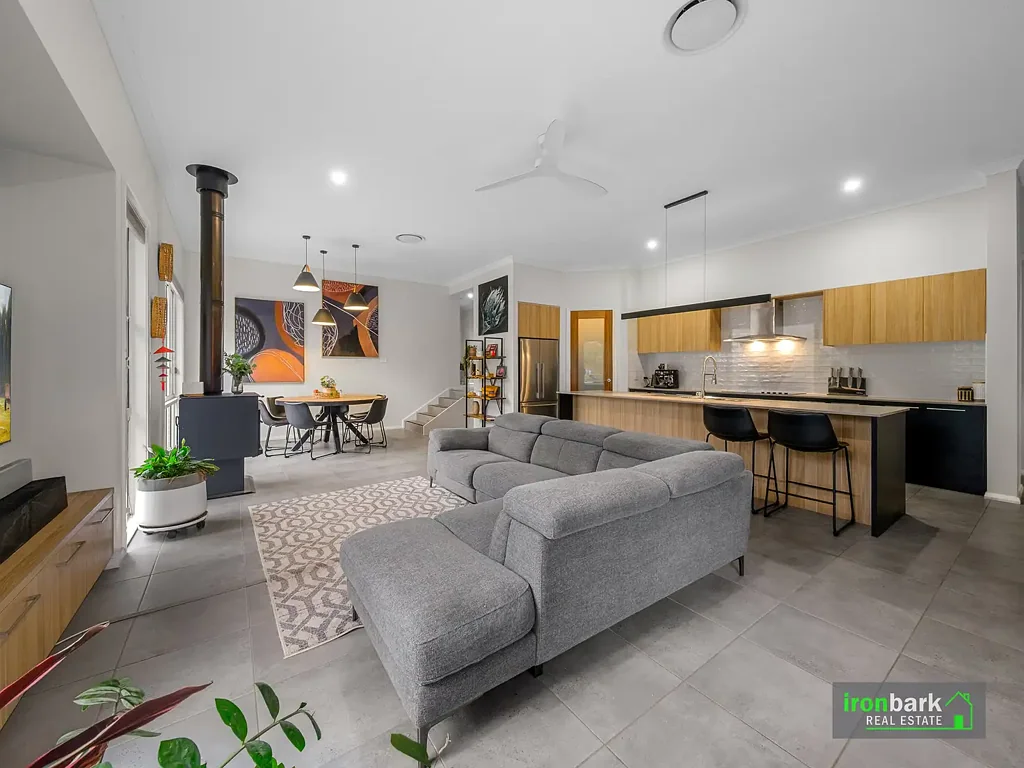 Sackville North 4Moenga CONTEMPORARY COUNTRY ELEGANCE ON EXPANSIVE GROUNDS