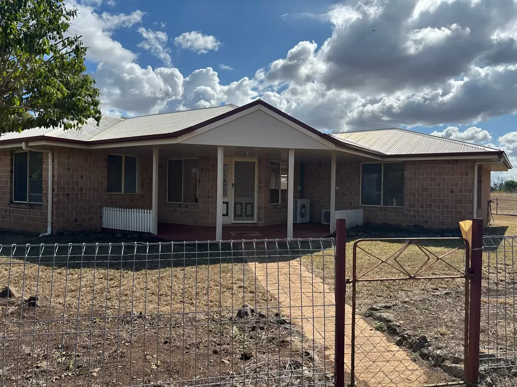 PEACEFUL RURAL LIVING WITH COUNTRY VIEWS