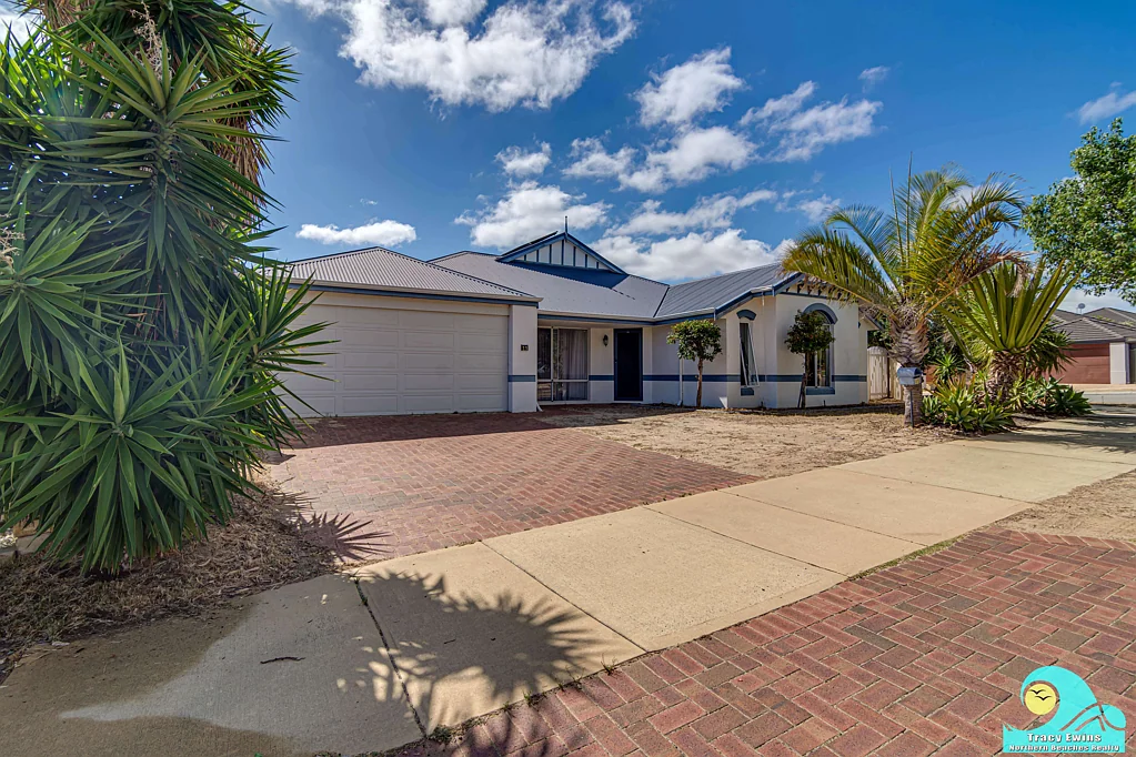 11 Pebbly Way, Clarkson, WA 6030