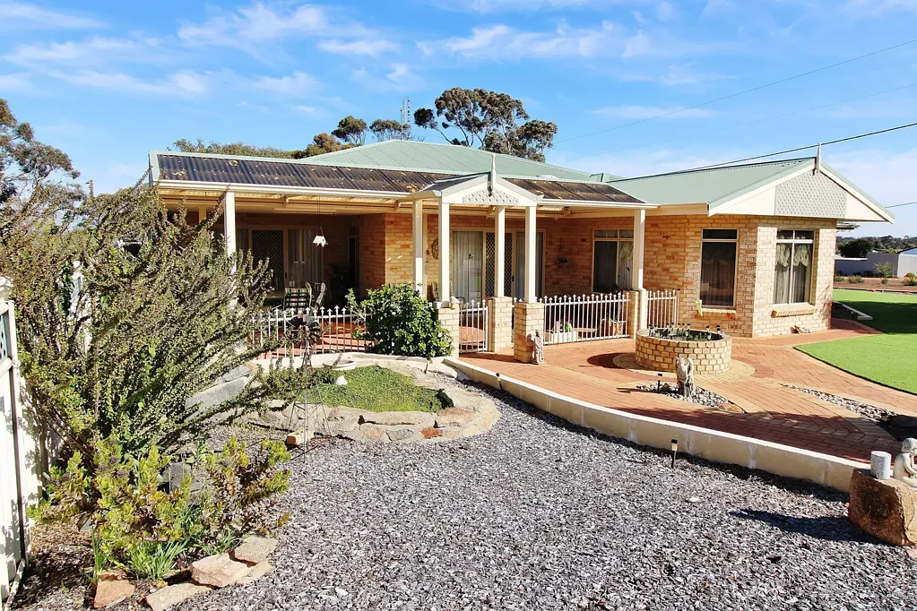 16 MITCHELL STREET, Wagin, WA 6315