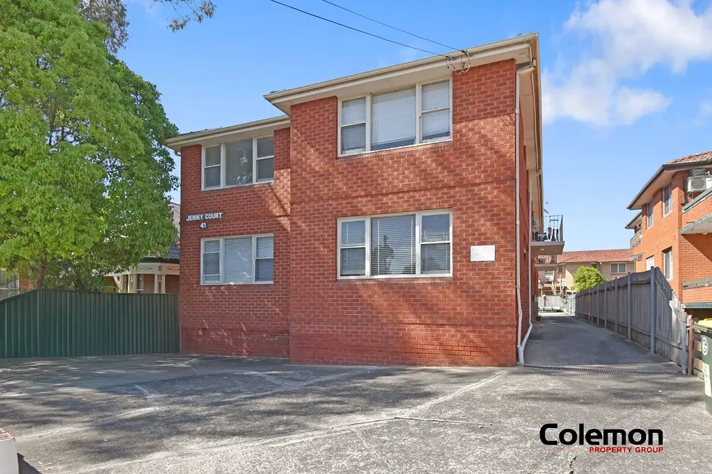 Campsie 14ਬੈੱਡਰੂਮ Entire Block of 8 Units in Prime Campsie Location