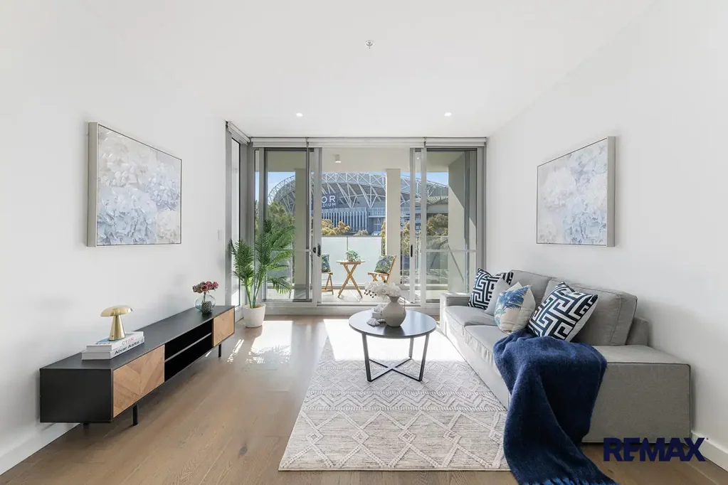City Views & Perfect NE Aspect | 1BR + Massive Study
