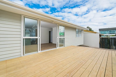 Modern freestanding 2 bedroom unit available t...