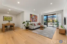 4/9 Light Street, Griffith