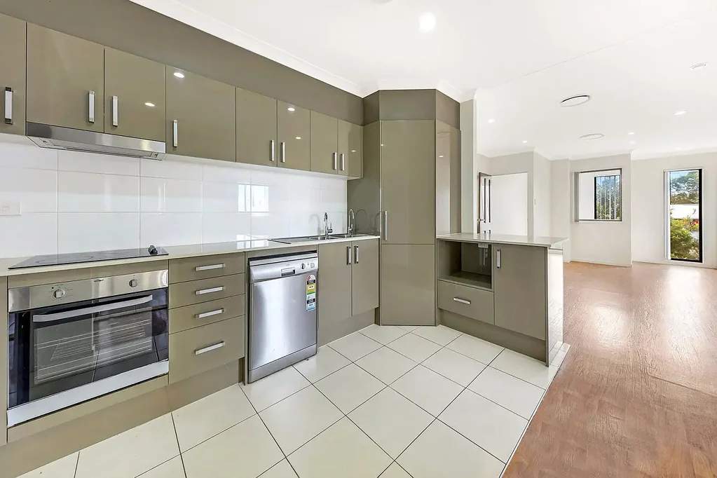 Spacious 4-Bedroom Unit in Prime Southport Location