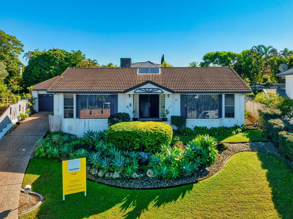 9 Aldrin Avenue, Benowa, QLD 4217