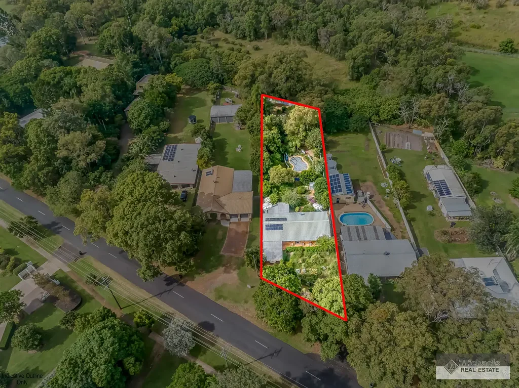 Branyan 4 Bedroom Potential on Branyan Drive - Spacious Home with Pool on Huge 1,777m² Block!