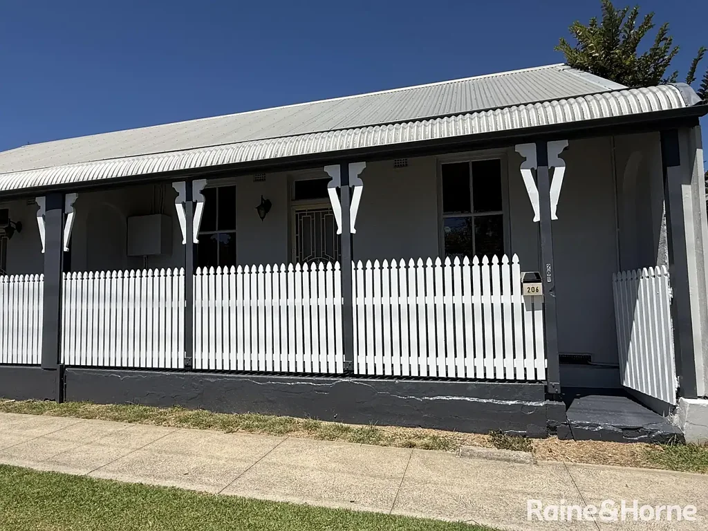 206 Byng Street, Orange, NSW 2800